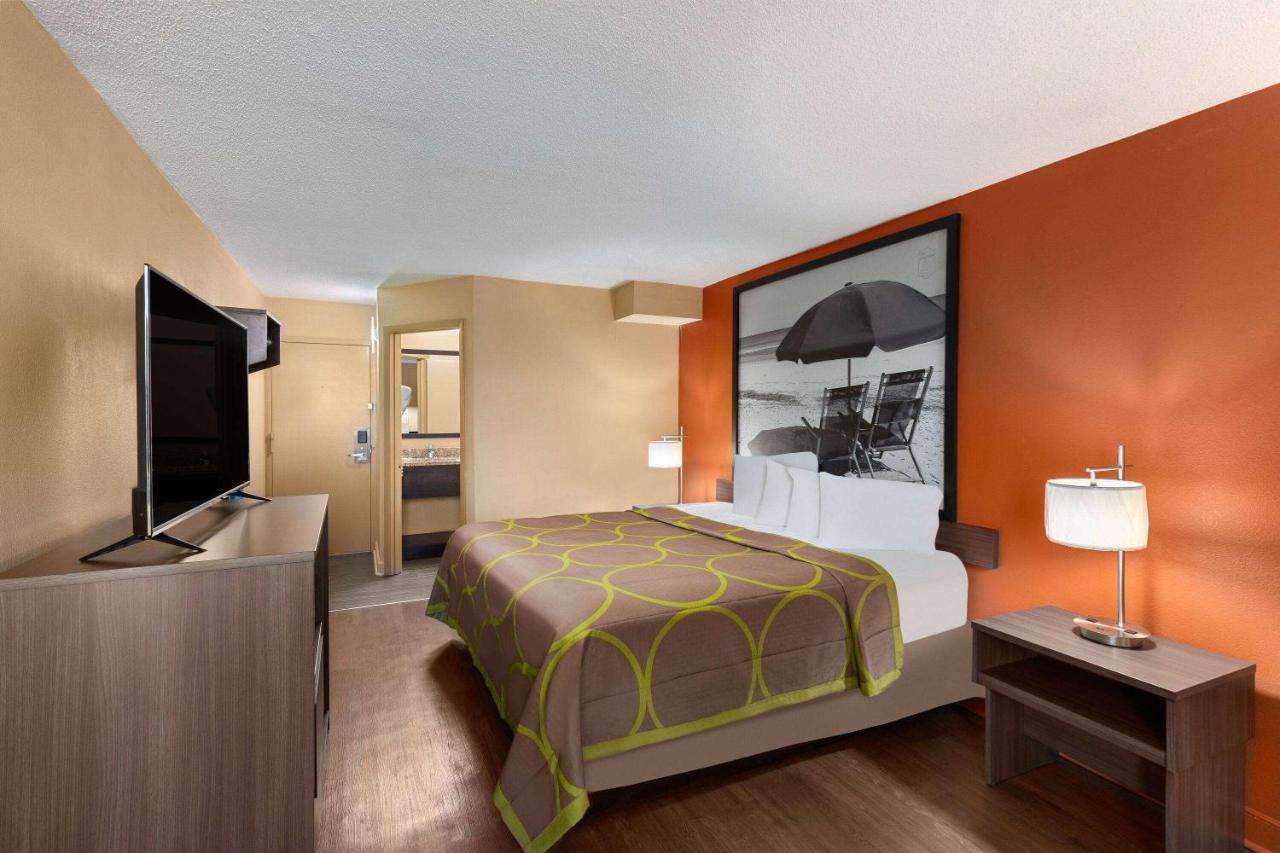 Super 8 By Wyndham Myrtle Beach/Market Common Area Kültér fotó